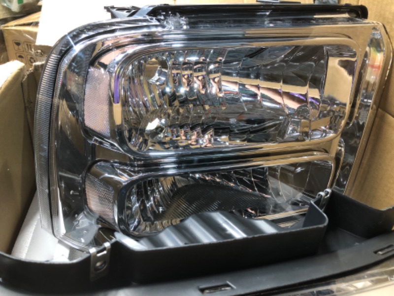 View 2 of ***DAMAGED***

ROADEAL Headlights for 2005 2006 2007 Ford F250 F350 F450 F550 Super Duty
