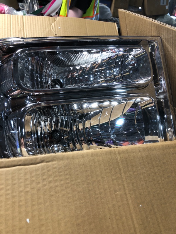 View 3 of ***DAMAGED***

ROADEAL Headlights for 2005 2006 2007 Ford F250 F350 F450 F550 Super Duty
