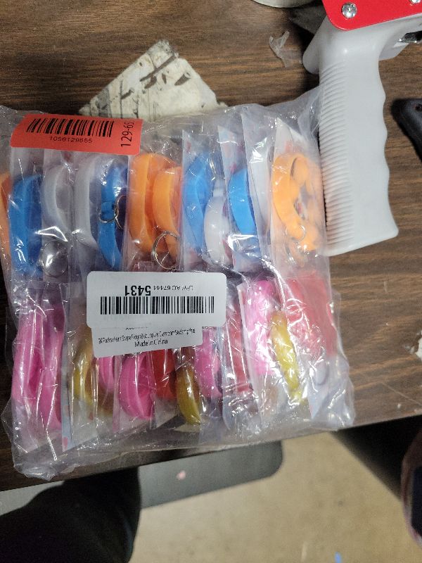 Photo 1 of (24 Packs Love )Heart Fidget Bubble Bulk Mini Pop Keychain, 24 Greeting Cards For Kids Gifts Valentine's Day gifts Party Favors Holiday Supplies Classroom Student prizes