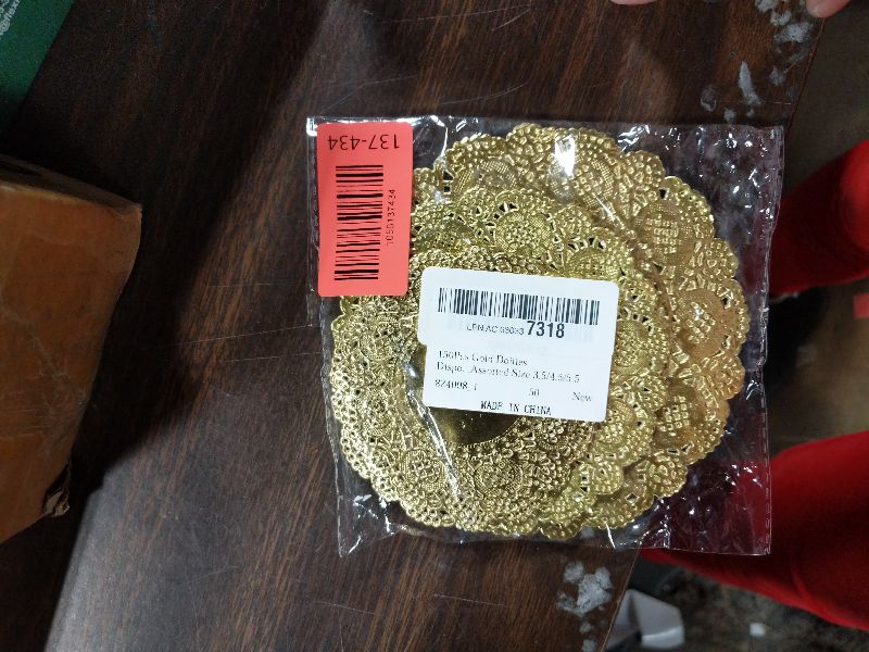 Photo 1 of 150Pcs Gold Doilies Disposable Gold Paper Placemats Round Small Golden Lace Placemats for Party Wedding Dinner Plates Cupcakes Decoration Assorted Size 3.5/4.5/5.5 Inch
