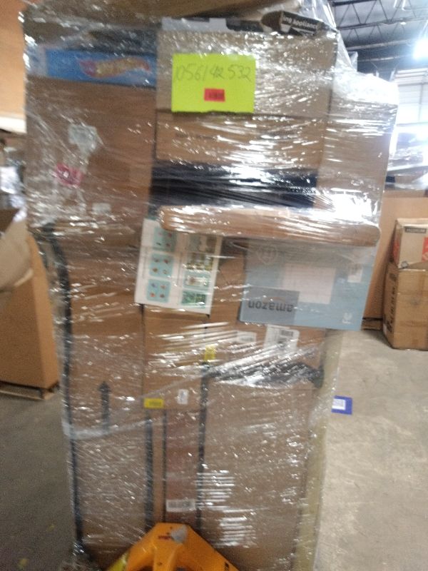 Photo 1 of As is General Merchandise pallet roughly 60 item