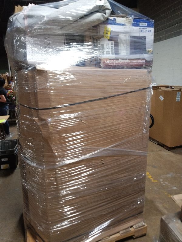 Photo 1 of As is General Merchandise pallet roughly 60 item
