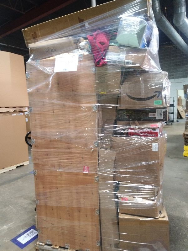 Photo 1 of As is General Merchandise pallet roughly 60 item