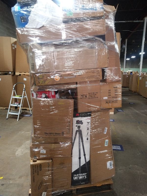 Photo 1 of As is General Merchandise pallet roughly 60 item