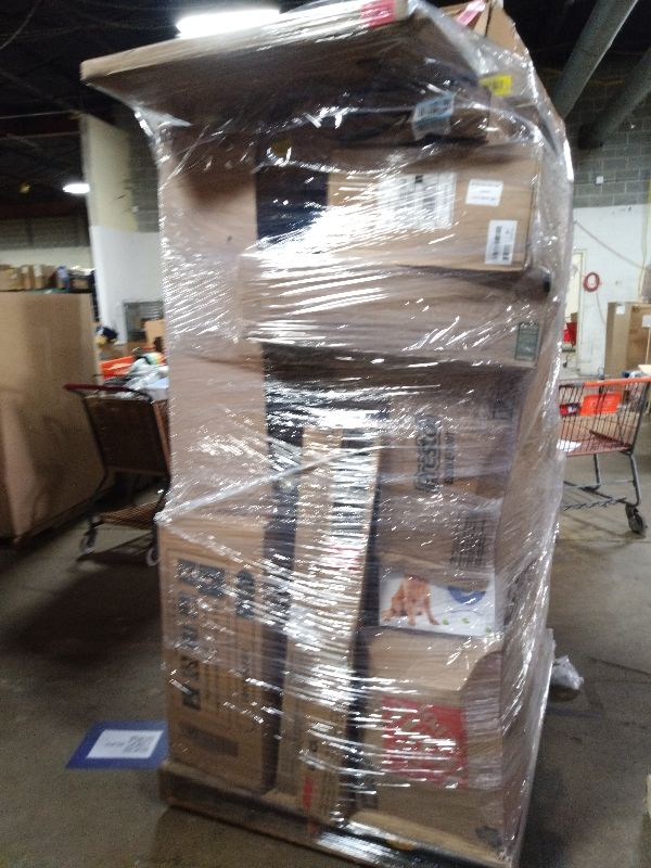 Photo 1 of As is General Merchandise pallet roughly 60 item