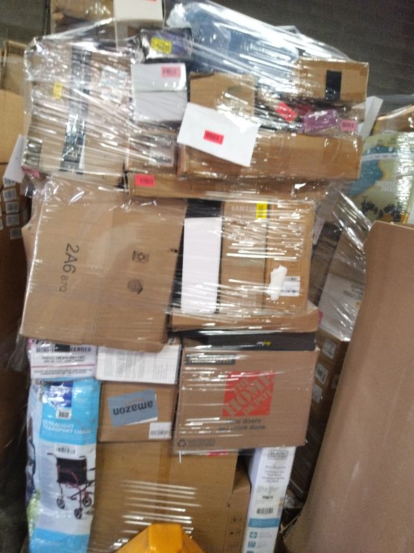 Photo 1 of As is General Merchandise pallet roughly 60 item