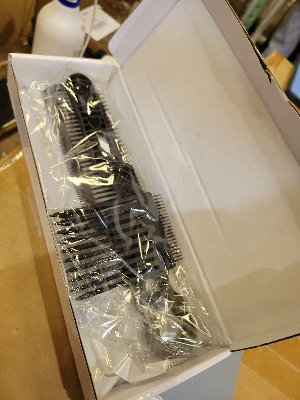 Photo 1 of 2 Pcs Blend Friend Fade Comb, Barber Fade Comb, Fade Comb for Men Haircut, Uitable for Home, Salon Use, Compatible With all Hair Clippers Barber Accessories (Black)