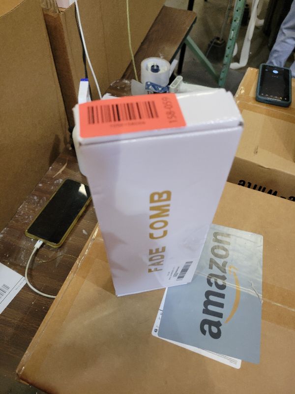 Photo 1 of 2 Pcs Blend Friend Fade Comb, Barber Fade Comb, Fade Comb for Men Haircut, Uitable for Home, Salon Use, Compatible With all Hair Clippers Barber Accessories (Black)