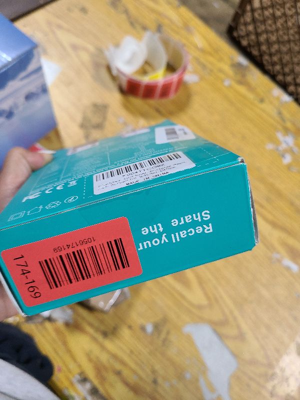 Photo 1 of ?R36MAX 4000mAh Portable Rechargeable Handheld Retro Game Console,Comfort Non-Slip Handheld Standing Retro Game Console with 64G TF Car,4.0-inch Screen,for Office,Blue