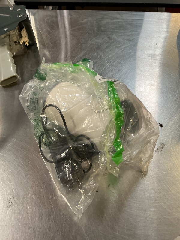 Photo 1 of [2025 New] HY300PRO+ Smart 4K Projector WiFi Bluetooth, Salange Mini Projector Android 11.0, Short Throw Projector 1080P HD, 180° Adjustable, Auto Keystone Correction, Outdoor Movie Projector Portable