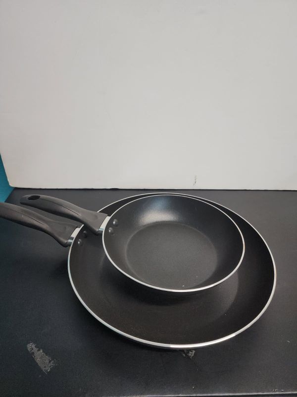 Photo 1 of T-Fal 2 Pan Set