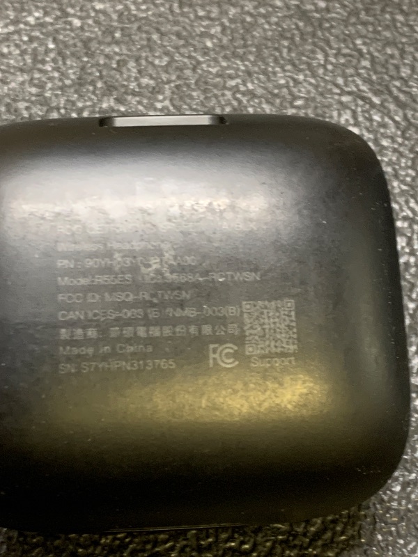 Photo 5 of ASUS ROG Cetra True Wireless SpeedNova Gaming Earbuds – Dual-Mode (BT, 2.4GHz), Dirac Opteo, Bone-Conduction AI Mic, Adaptive ANC, 46Hr Battery, for PC, PS5, PS4, Switch, Mobile, ROG Ally/X - Black