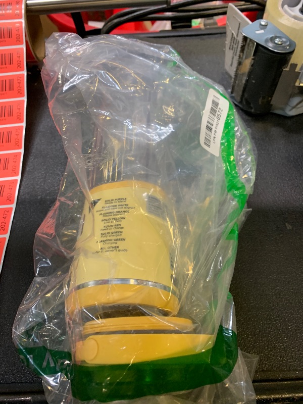 Photo 1 of *Top is broken---SELLING FOR PARTS*Ninja Blast Portable Blender, Cordless, 18oz. Vessel, Personal Blender For-Shakes and Smoothies, BPA Free, Leakproof-Lid and Sip Spout, USB-C Rechargeable, Dishwasher Safe, Lemon Meringue, BC151LB