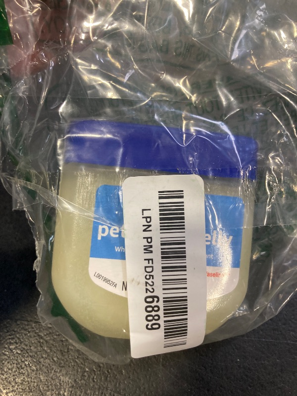 Photo 1 of Amazon Basics Petroleum Jelly White Petrolatum Skin Protectant, Unscented, 3.75 oz, 1-Pack, (Previously Solimo)