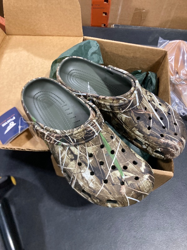 Photo 1 of 8 Fans Camo Clogs for Men,Outdoor Garden Slip On Sandals Summer Water Beach Shoes Lightweight Breathable Non Slip Casual Slippers
size 45