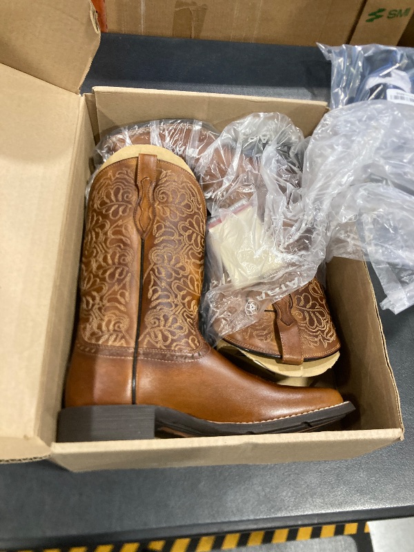 Photo 1 of ARIAT Women’s Round Up Remuda Western Boot 7.5