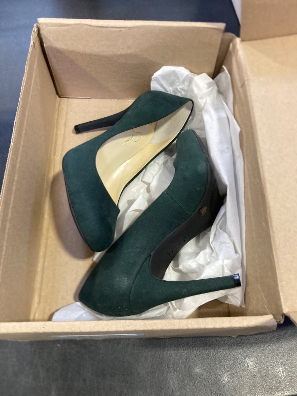 Photo 1 of Jessica Simpson Women's Calie Round Toe Classic Pump, Evergreen, 8.5