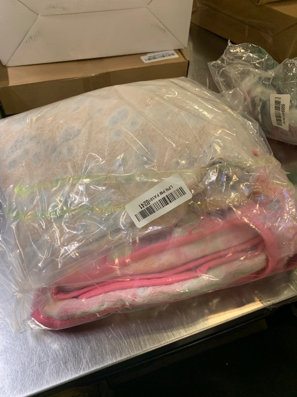 Photo 1 of 1 Pack 3 Blankets Super Soft Fluffy Premium Fleece Pet Blanket Flannel Throw for Dog Puppy Cat Paw Brown/Pink/White Large(41x31 inch)