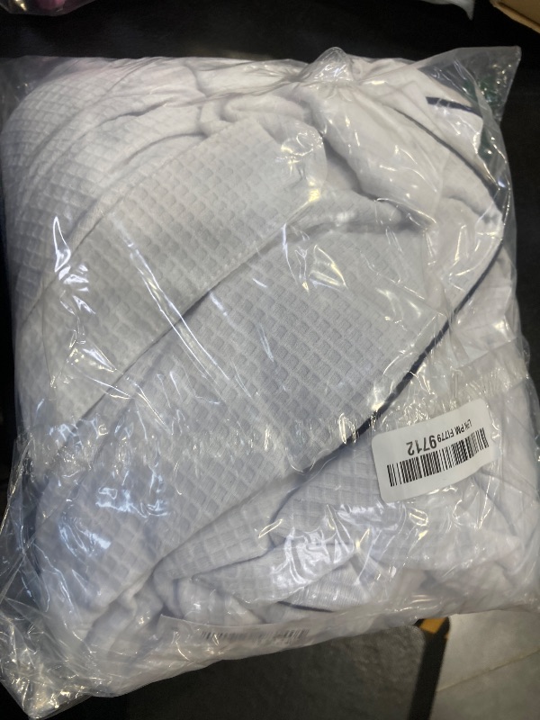 Photo 1 of Amazon Essentials Men's Lightweight Waffle Bathrobe (Available in Big & Tall), White, Medium-Large