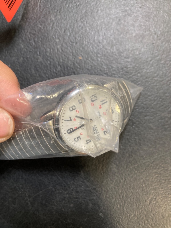 Photo 1 of Timex Men's Easy Reader 35mm Day-Date Watch – Silver-Tone Case White Dial with Silver-Tone Expansion Band
