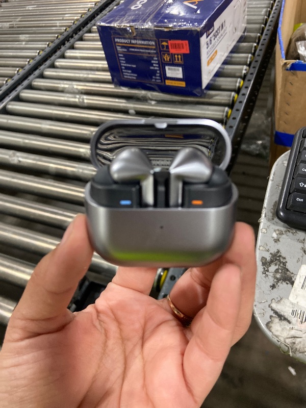 Photo 1 of Samsung Galaxy Buds 3 Pro AI True Wireless Bluetooth Earbuds, Noise Cancelling, Sound Optimization, Redesigned Comfort Fit, Silver [US Version, Amazon Exclusive, 2Yr Warranty]
