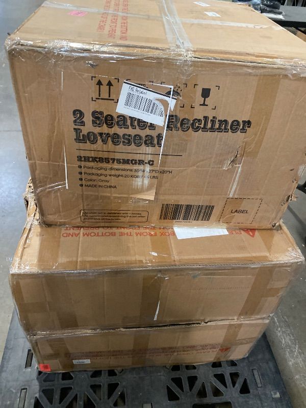 Photo 1 of (check) Black 3 Seater Powered Reclining Sofa

Include left side of couch - right side back coushion - right arm & accessories