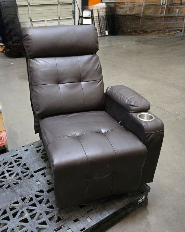 Photo 1 of (check) Black 3 Seater Powered Reclining Sofa

Include left side of couch - right side back coushion - right arm & accessories