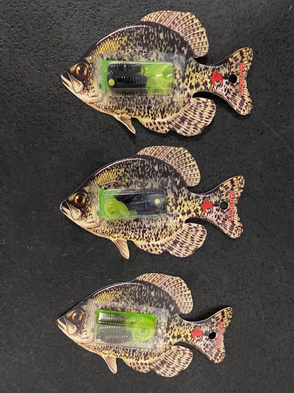 Photo 1 of 3 Items Fishing Set | Junebug/Chart Tail 2" RTT Grub 1 Rig 3 spare + Green Weenie  2" RTT Grub 1 Rig 3 spare + Black/Chart Tail  2" RTT Grub 1 Rig 3 spare