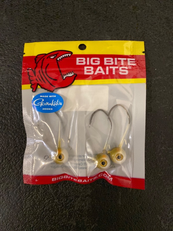 Photo 1 of Big Bite Baits Pendulate Round Ball Jighead 3/8 oz., 3 Pack, Shore Minnow