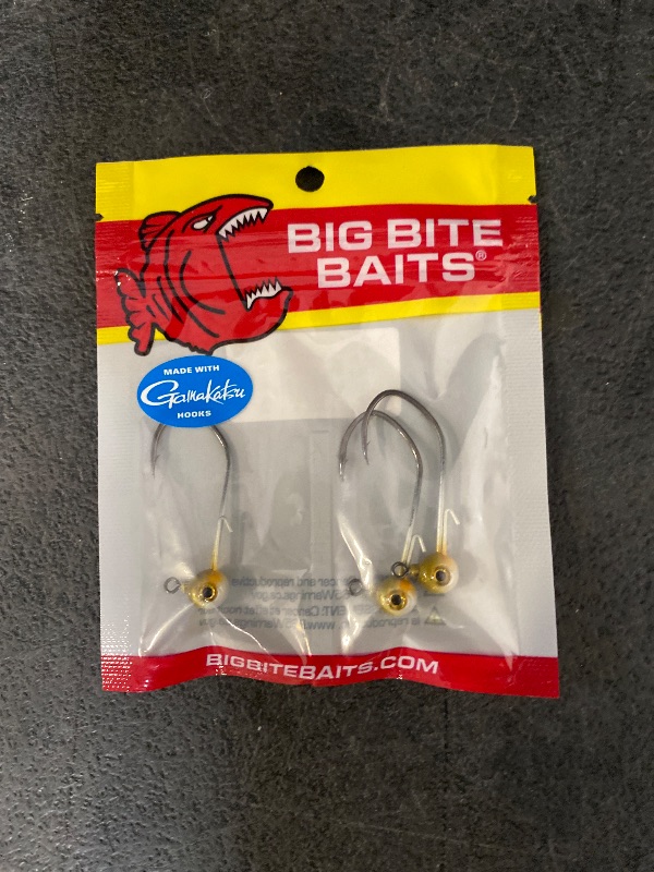 Photo 1 of Big Bite Baits Pendulate Round Ball Jighead 1/8 oz, Shore Minnow, 3 Pack