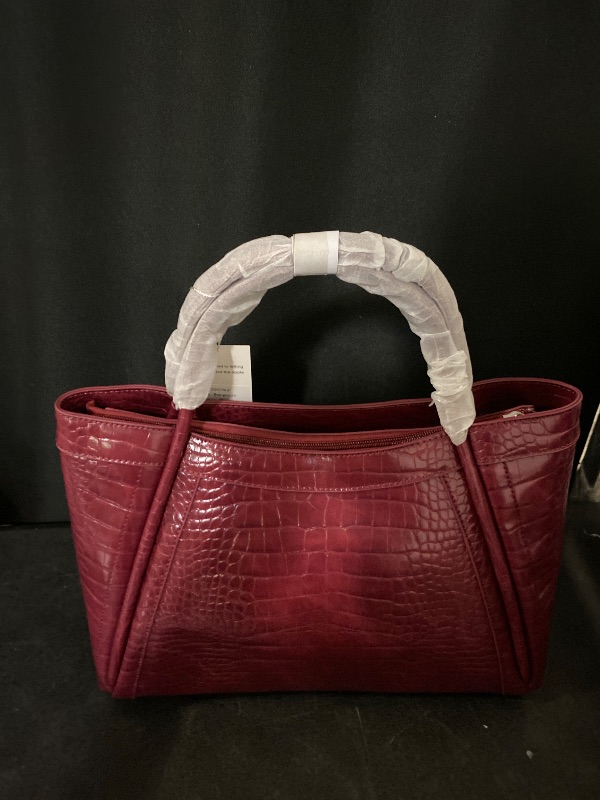 Photo 1 of Kelly M Plus Size 2 PCS Set Crocodile Print Top Handle Bag