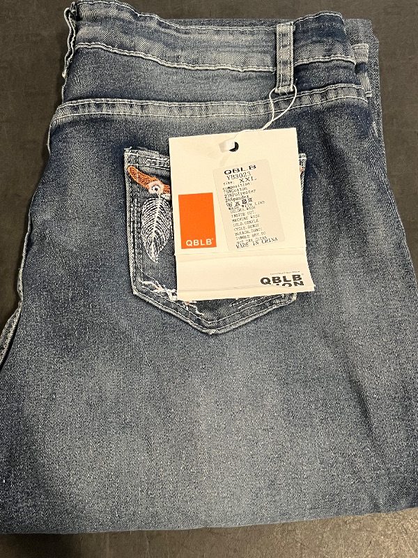 Photo 1 of (XXL) Womens Wide Leg Denim Jeans with Western Patch On Back Pockets 