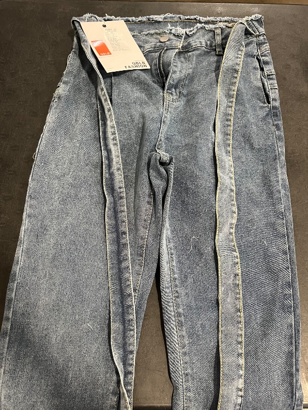 Photo 1 of (M)  Womens Medium Tone Straight Leg Jeans with Belt 