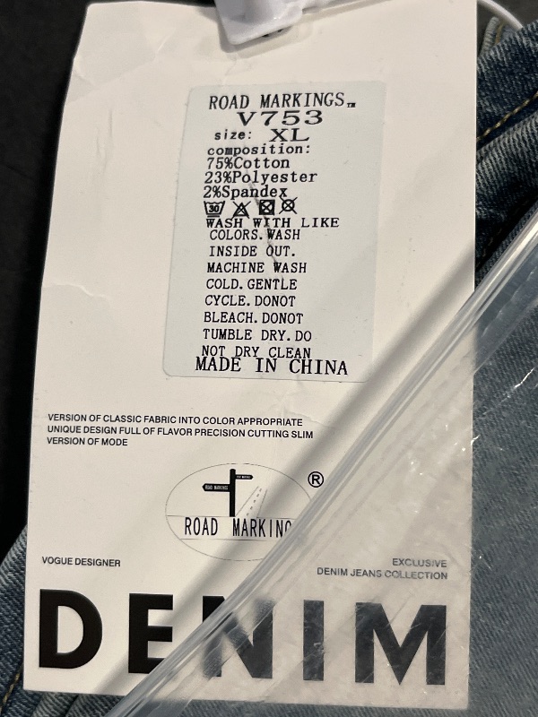 Photo 1 of (XL) Womens Denim Jeans with Flower Design Down Legs