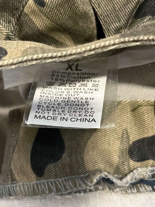 Photo 1 of (XL) Mens Camoflouge Jeans