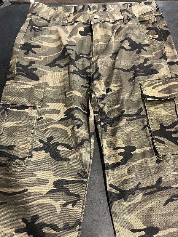 Photo 1 of (XL) Mens Camoflouge Jeans