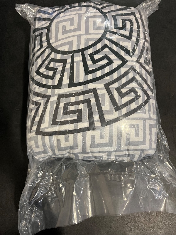 Photo 1 of King Size 3 Piece Bed Setting for All Seasons 