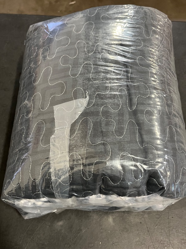 Photo 1 of King Size 3 Piece Bed Setting for All Seasons 