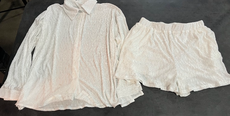 Photo 1 of (XL) Womens Silk Lounge 2 Piece Set Button Down Top with Pattern - White
