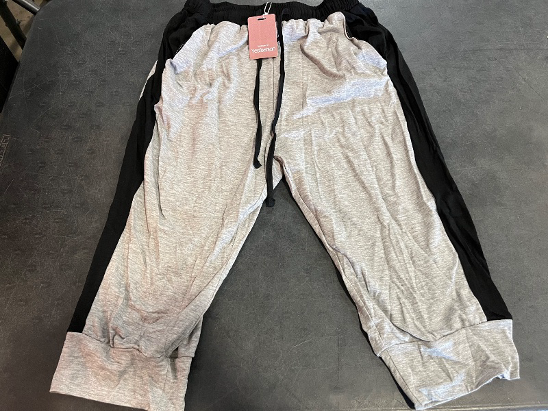 Photo 1 of (S) Capris For Women Casual Crop Pants Loose Fit Comfy Drawstring Lounge Pants With Pockets