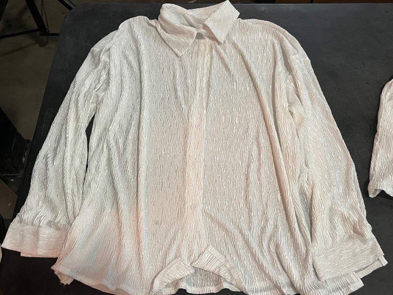 Photo 1 of (S) Womens Silk Lounge 2 Piece Set Button Down Top with Pattern - White
