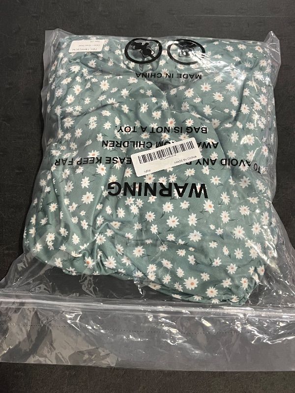 Photo 1 of (2XL) BeautyNee Floral Print Maternity Dress Short Puff Sleeve Square Neck Ruffle Hem Casual Swing Pregnancy Dresses
