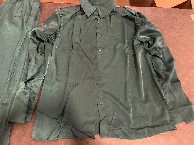 Photo 1 of (S) 100% Silk Pyjamas, Pure Silk Pajamas, Women's Pyjamas, Gift for Her, Pajama Sets, Christmas Pyjamas, Green PJs, Silk PJs for Women, Long PJs