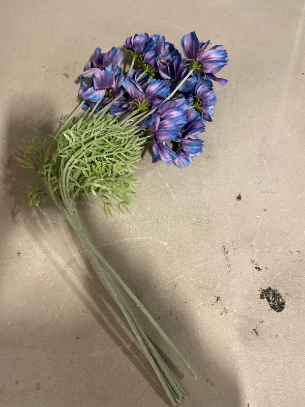 Photo 1 of 5 Pcs Artificial Flowers 5 Heads-17 Artificial Snow Lotus Flowers Silk Flowers Real-Touch Lotus Flowers Bouquets Decoration for Home Kitchen Office Wedding Decorations (blue and purple )