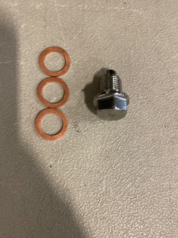 Photo 1 of M16 x 1.5 Magnetic Oil Drain Plug, Magnetic Stainless Steel Oil Pan Drain Nut Bolt with 5 PCS Copper Crush Washer Anti Leakage, Universal Leak-proof Replacement,Fits Most Cars, Motorcycles, Boats