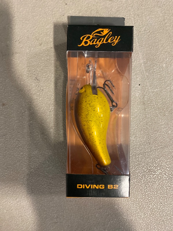 Photo 1 of Bagley Baits DB2-CSRB Diving Balsa B2 2.5", 1/2 OZ Chartreuse Root Beer