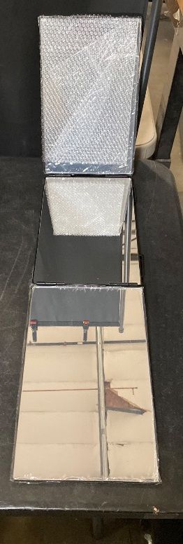 Photo 1 of Folding Mirror with Three Panels and Adjustable Hooks