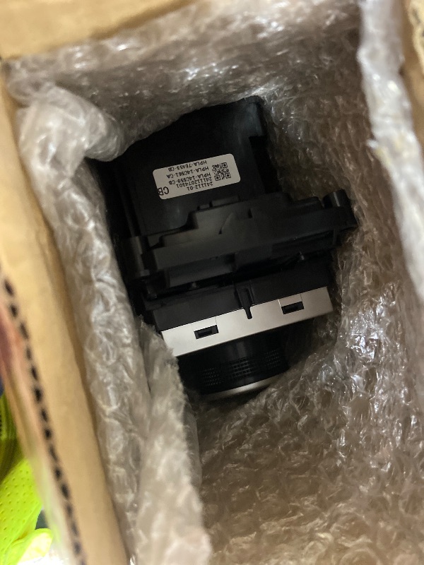 Photo 1 of LR117067 Transfer Control Shift Module Panel, Gear Shift Module Gearbox Shifter for 2017-2020 Rover Aftermarket Replacement for OE LR106729, LR085667