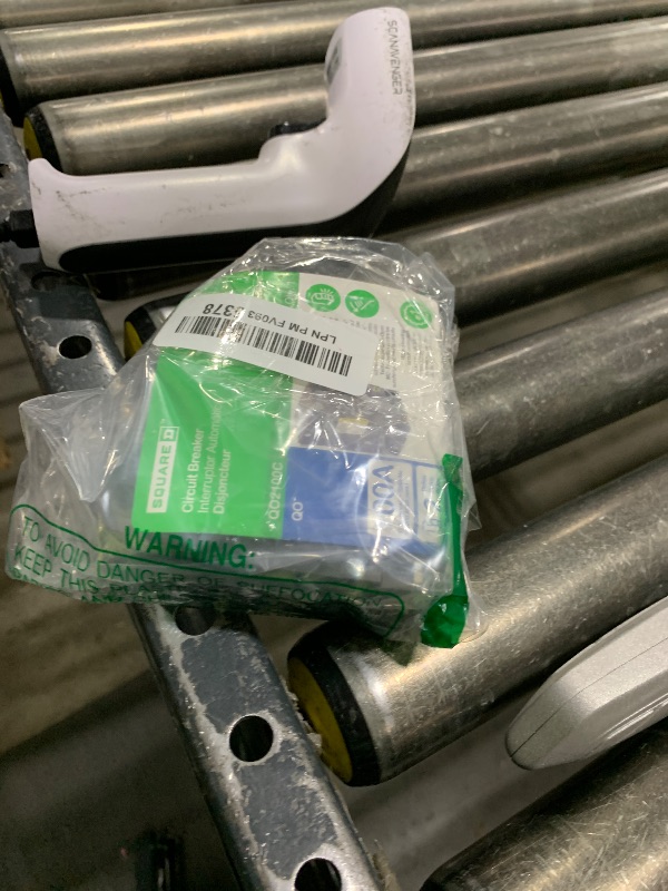 Photo 1 of Square D Type QO 2-Pole Molded Case Circuit Breaker 100A QO2100