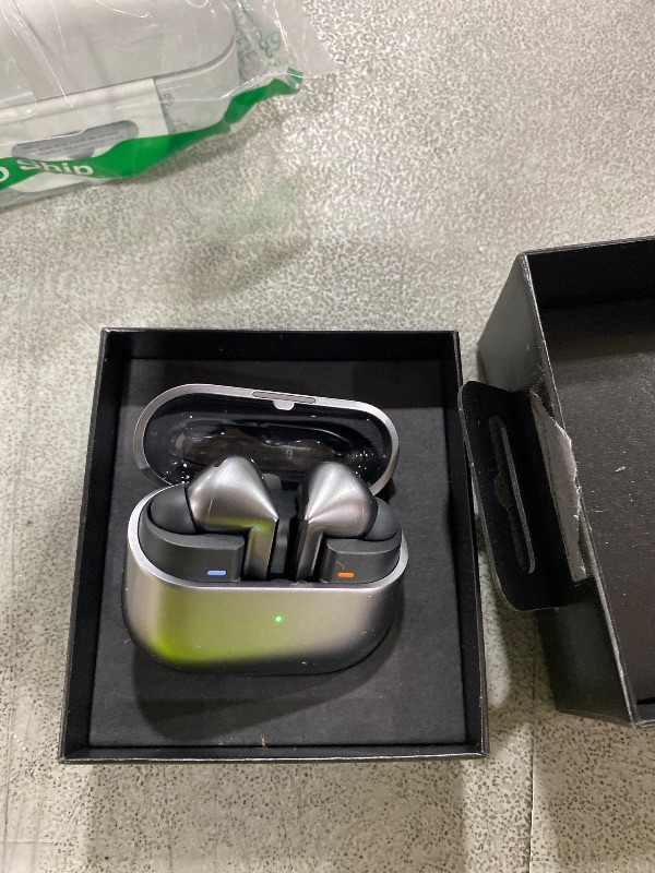 Photo 1 of Samsung Galaxy Buds 3 Pro AI True Wireless Bluetooth Earbuds, Noise Cancelling, Sound Optimization, Redesigned Comfort Fit, Silver [US Version, Amazon Exclusive, 2Yr Warranty]